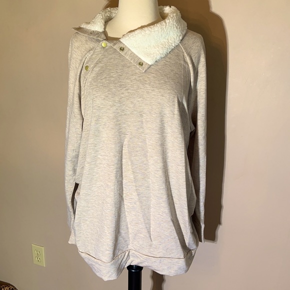 Women’s Maternity Cream Sherpa Collar Sweatshirt - Picture 2 of 5